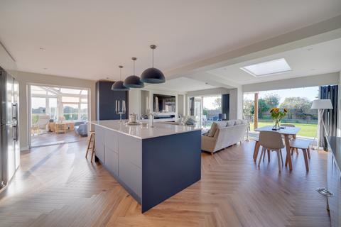 18 Beldams, Needingworth, St Ives, PE27 4TY