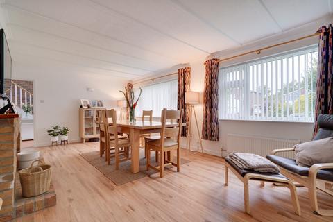18 Beldams, Needingworth, St Ives, PE27 4TY
