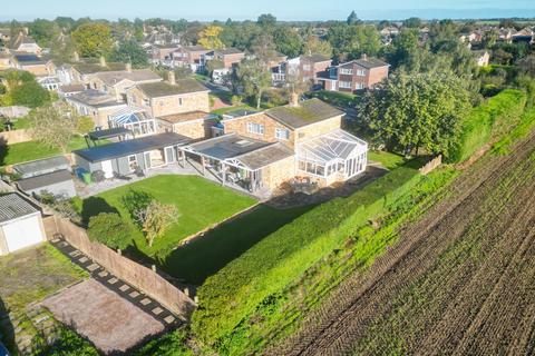 18 Beldams, Needingworth, St Ives, PE27 4TY