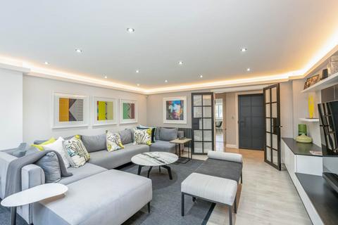 4 Hampton Close, Borehamwood, WD6 2DT