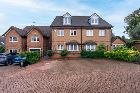 4 Hampton Close, Borehamwood, WD6 2DT