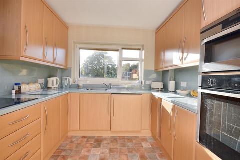 3 bedroom flat for sale, Carlisle Road, Eastbourne