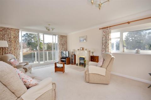 3 bedroom flat for sale, Carlisle Road, Eastbourne