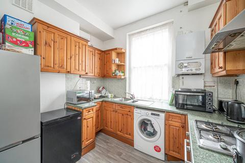 2 bedroom flat for sale, Fordwych Road, Cricklewood, London, NW2