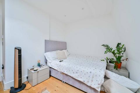 2 bedroom flat to rent, Parkhurst Road, Holloway, London, N7