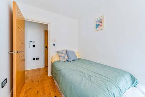 2 bedroom flat to rent, Parkhurst Road, Holloway, London, N7