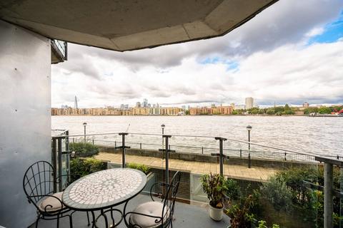 2 bedroom flat to rent, Rotherhithe Street, Canada Water, London, SE16