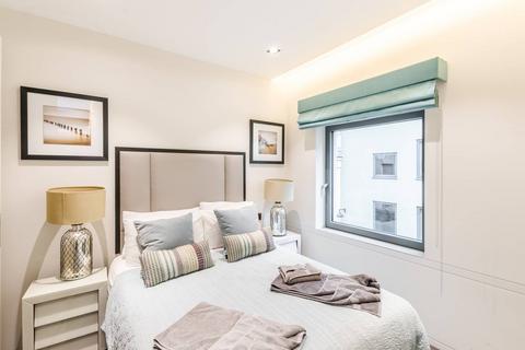 2 bedroom flat to rent, Babmaes Street, St James's, London, SW1Y