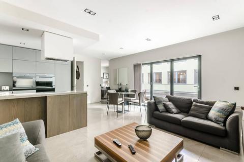 2 bedroom flat to rent, Babmaes Street, St James's, London, SW1Y