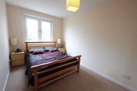 2 bedroom apartment to rent, Broomhill Court, Stirling FK9