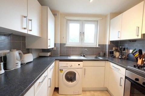 2 bedroom apartment to rent, Broomhill Court, Stirling FK9