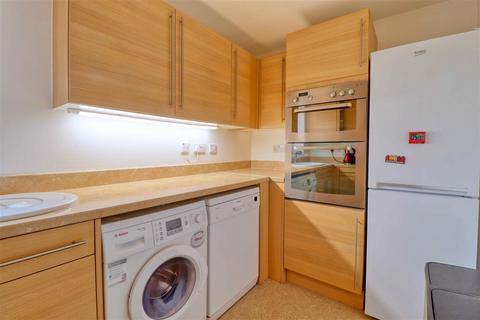 2 bedroom apartment for sale, Clacton on Sea CO15