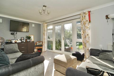 3 bedroom property for sale, St Johns Close, Needingworth, Huntingdon, PE27