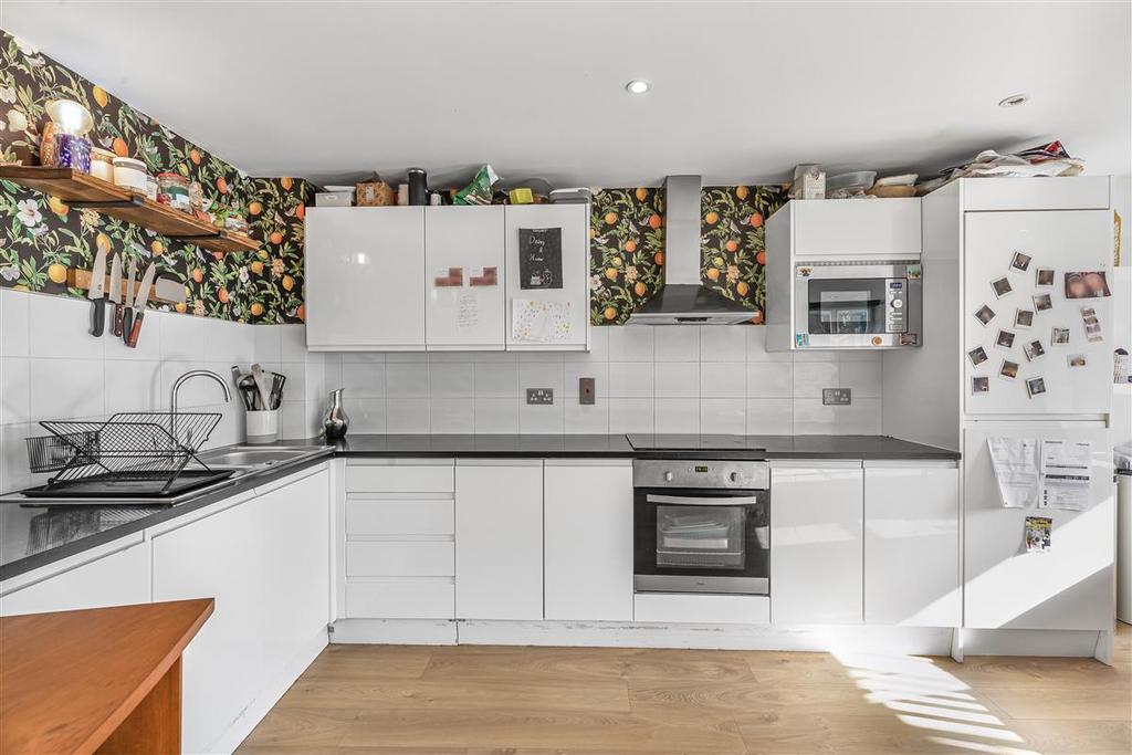 52 Cadogan Terrace, London E9 2 bed flat for sale £550,000