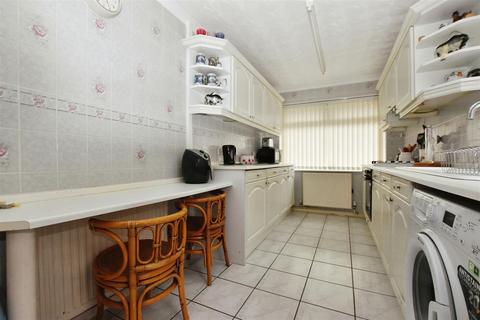 2 bedroom semi-detached bungalow for sale, Normanton Rise, Hull