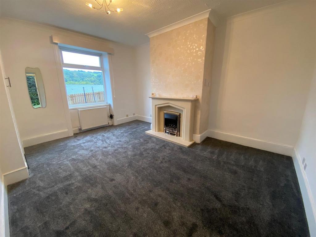 Claywell, Golcar, Huddersfield 3 bed terraced house to rent £825 pcm (£190 pw)