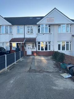 5 bedroom terraced house to rent, Uxbridge Road, Feltham, London