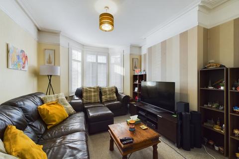 62 Balmoral Road, Northampton, NN2 6JZ