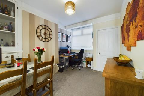 62 Balmoral Road, Northampton, NN2 6JZ