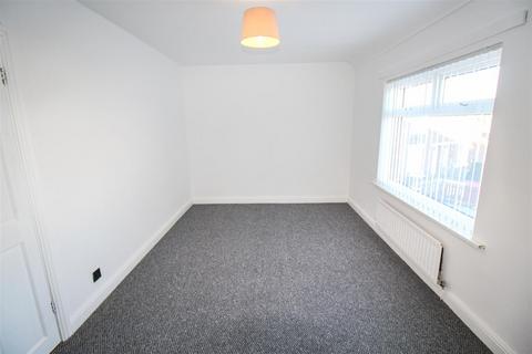 2 bedroom house to rent, Pelaw Square, Chester Le Street