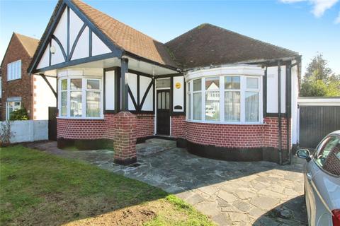 4 bedroom bungalow to rent, Wingletye Lane, Hornchurch, Essex, RM11