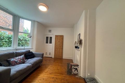 2 bedroom terraced house to rent, Mannock Road, London N22