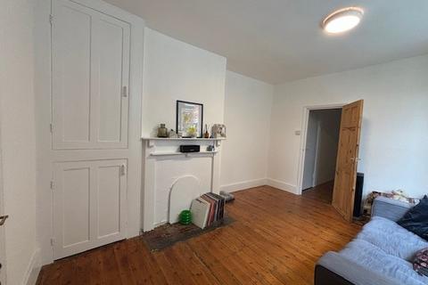 2 bedroom terraced house to rent, Mannock Road, London N22