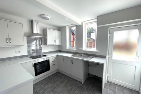 3 bedroom townhouse to rent, Oldcott Crescent, Stoke-On-Trent ST7