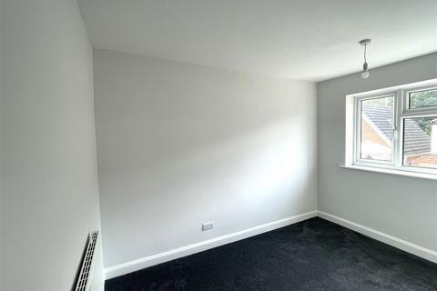 3 bedroom townhouse to rent, Oldcott Crescent, Stoke-On-Trent ST7