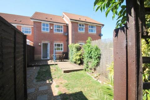 2 bedroom terraced house to rent, Edwards Way, Littlehampton