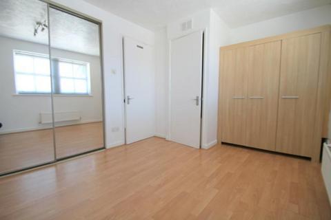 2 bedroom terraced house to rent, Edwards Way, Littlehampton