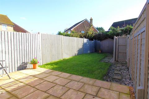 2 bedroom terraced house to rent, Edwards Way, Littlehampton