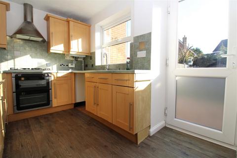 2 bedroom terraced house to rent, Edwards Way, Littlehampton