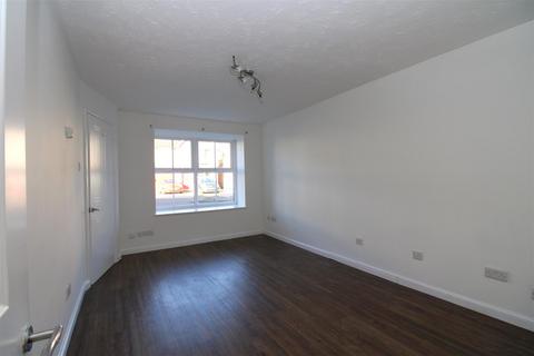 2 bedroom terraced house to rent, Edwards Way, Littlehampton