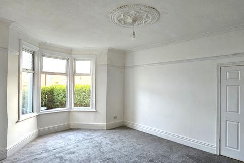 2 bedroom ground floor flat to rent, Stowell Terrace, Gateshead NE10