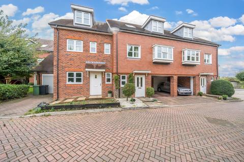 3 bedroom terraced house for sale, Pentons Close, Holybourne, Alton, Hampshire, GU34