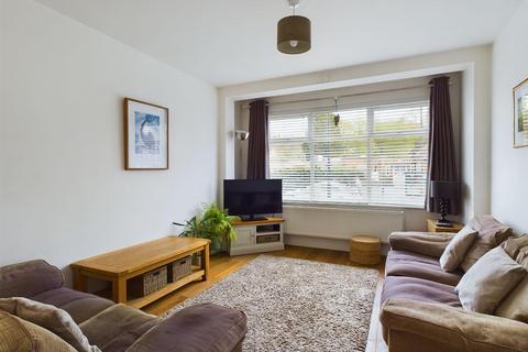 472 Chipstead Valley Road, Coulsdon, CR5 3BG