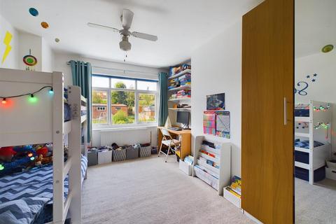 472 Chipstead Valley Road, Coulsdon, CR5 3BG