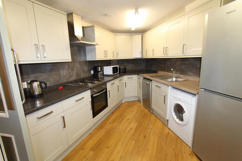 6 bedroom flat to rent, Old Warwick Road, Leamington Spa, CV31