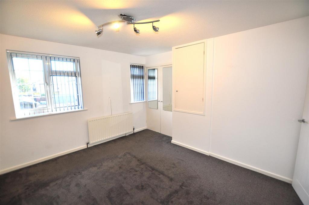 Bedroom 1.JPG