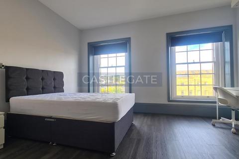 1 bedroom in a flat share to rent, Merchants Hall, St George Square, Huddersfield, HD1 1JF