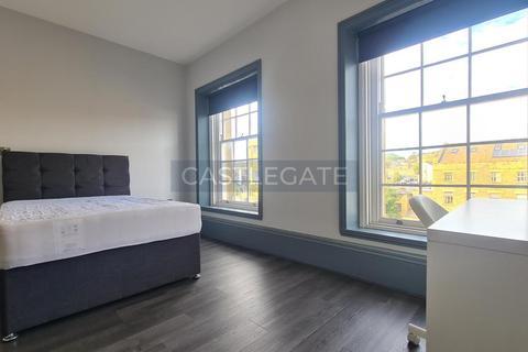 1 bedroom in a flat share to rent, Merchants Hall, St George Square, Huddersfield, HD1 1JF