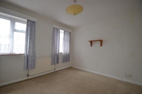 15 Ivel Road, Shefford, SG17 5LB