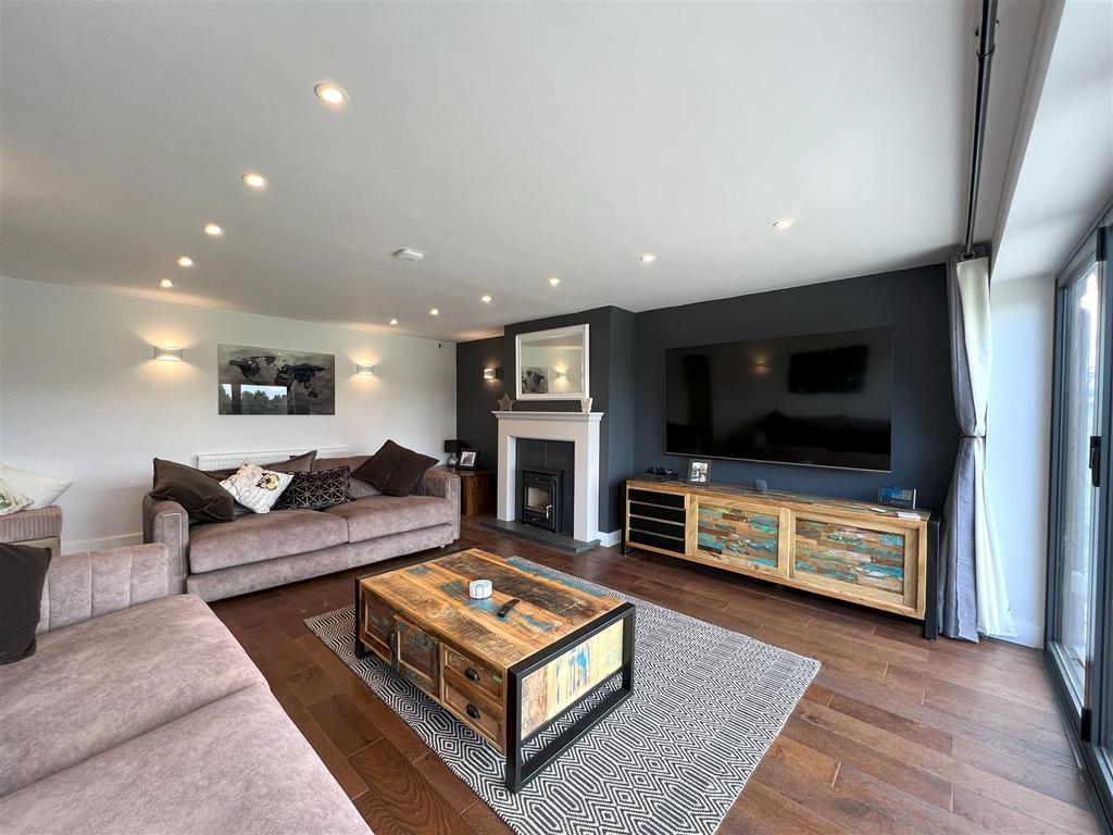 Moss Road, Congleton 5 bed semidetached house for sale £499,950