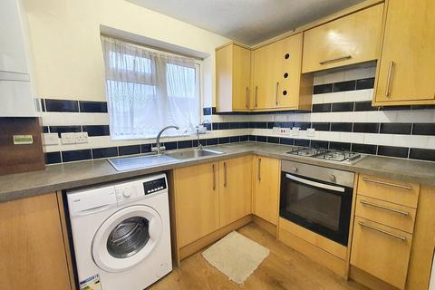 3 bedroom detached house for sale, Rochfords Gardens, Slough SL2