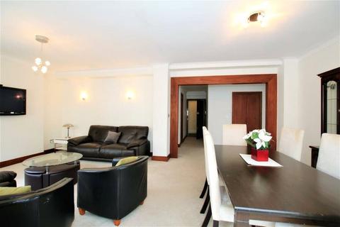 3 bedroom apartment to rent, Pembroke Road, London, W8