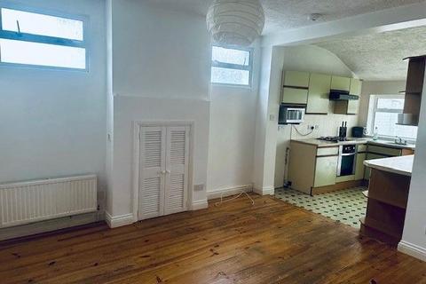 68 Clarendon Road, London, SW19 2DU