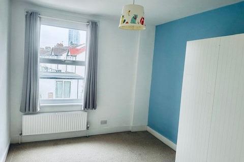 68 Clarendon Road, London, SW19 2DU