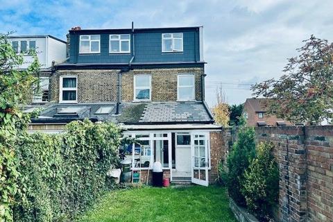 68 Clarendon Road, London, SW19 2DU