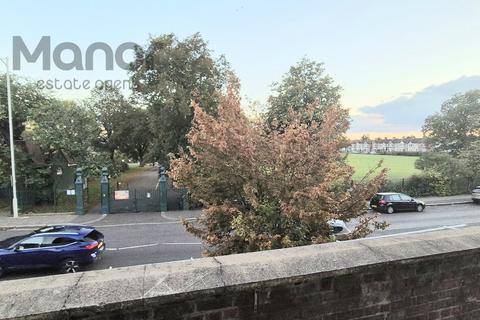 3 bedroom flat to rent, Brooks Mansions, Green Lane, Goodmayes, IG3 9RU